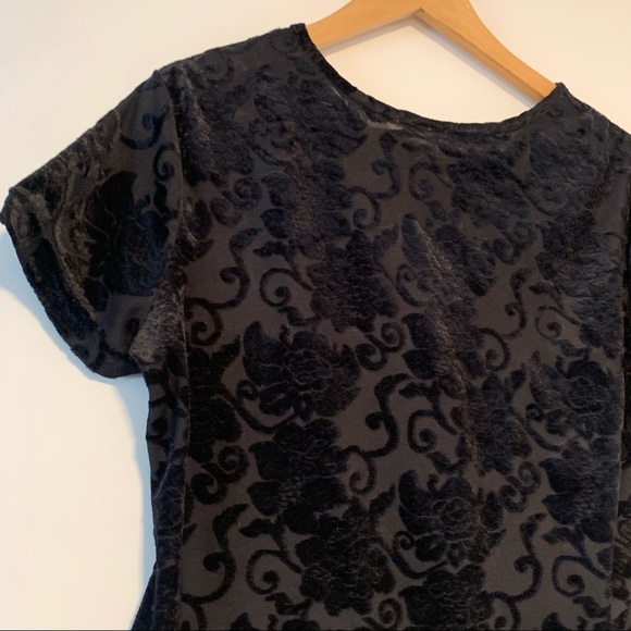Gloria Vanderbilt | Vintage Velvet Tee Shirt - Picture 10 of 11